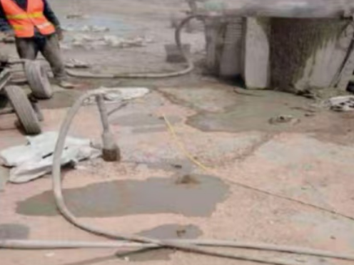 茄子河水泥混凝土路面板底注浆技术 路面脱空注浆整治方案